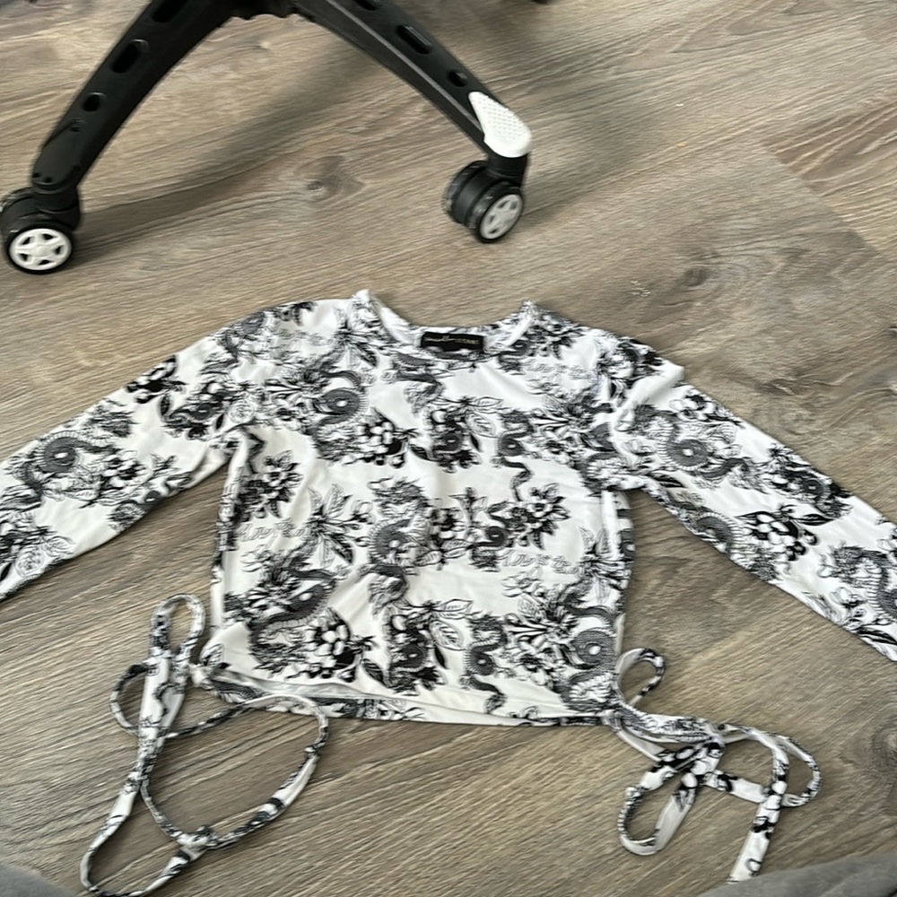 Long sleeve crop top rarely used XS